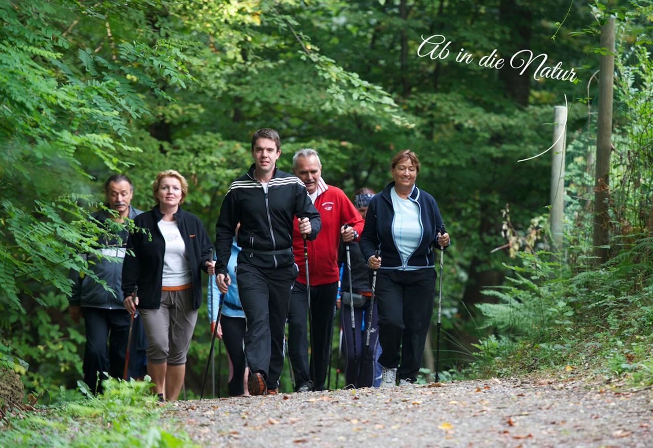 Gasthof "Zur Bahn" Lassnitzhoehe ภายนอก รูปภาพ